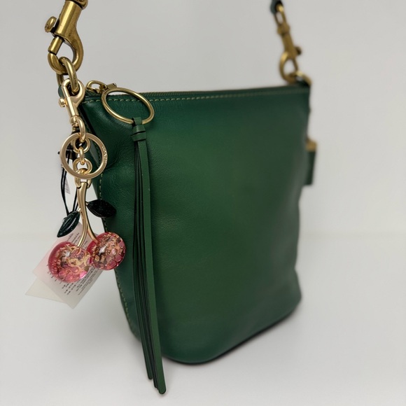 COACH 1941 Dakota Archival Duffle Bag 20 In Govetanned Leather W Cherry Charm - Picture 5 of 12